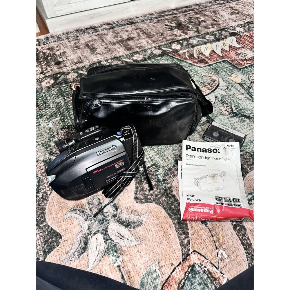 Panasonic VHSC Camcorder PalmSight VINTAGE PV-L579D For ** Parts Only**